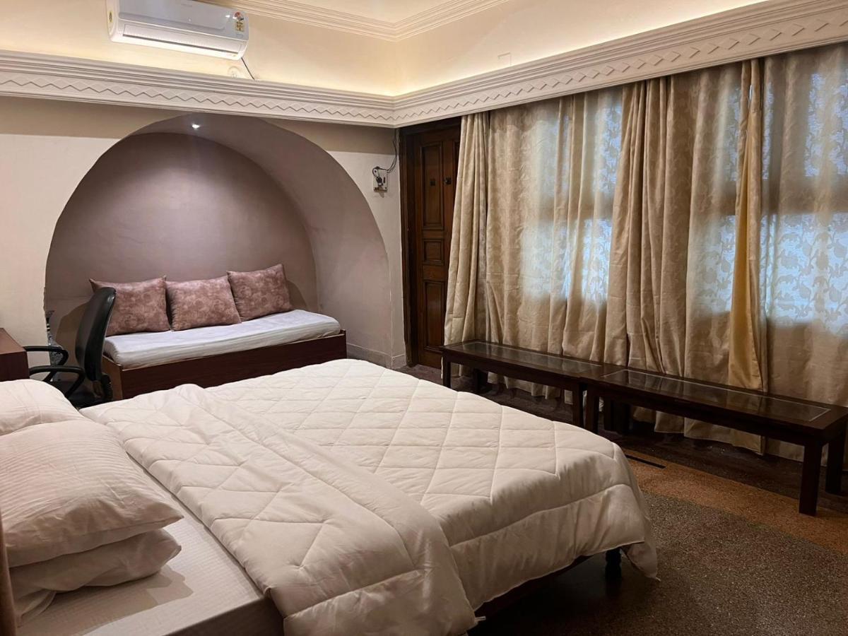 Aavaa Shanti Niwas Varanasi Exterior photo